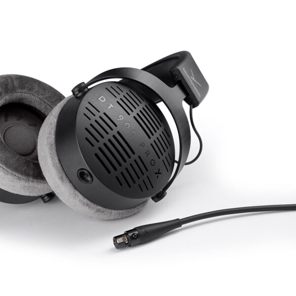 DT 900 PRO X