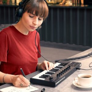 Komplete Kontrol M32