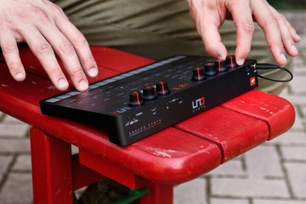 Uno Synth - Image 2